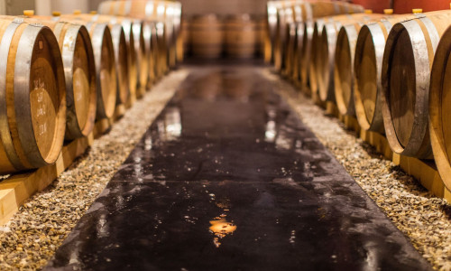 Faut-il toujours utiliser des fûts de chêne pour le vin ?